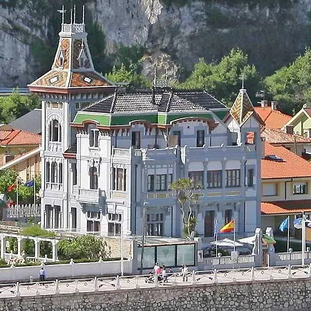 Rosario, Palacete 4* ריבאדסלה